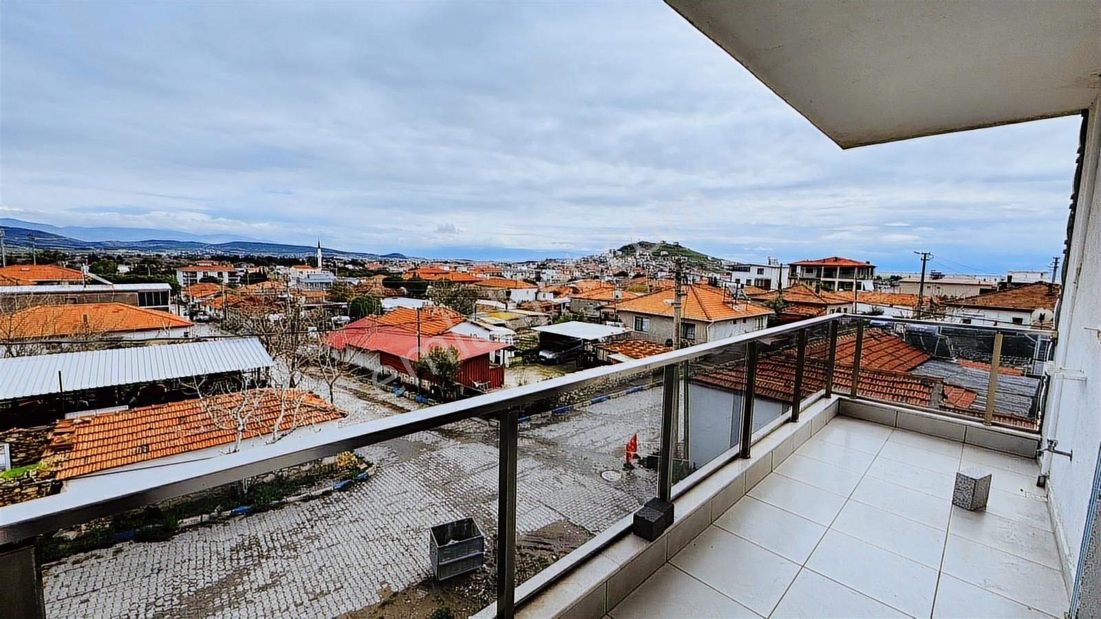 Foça Yenibağarası Mah. Kiralık Kapalı Mutfaklı 2+1 Daire - Görsel 29