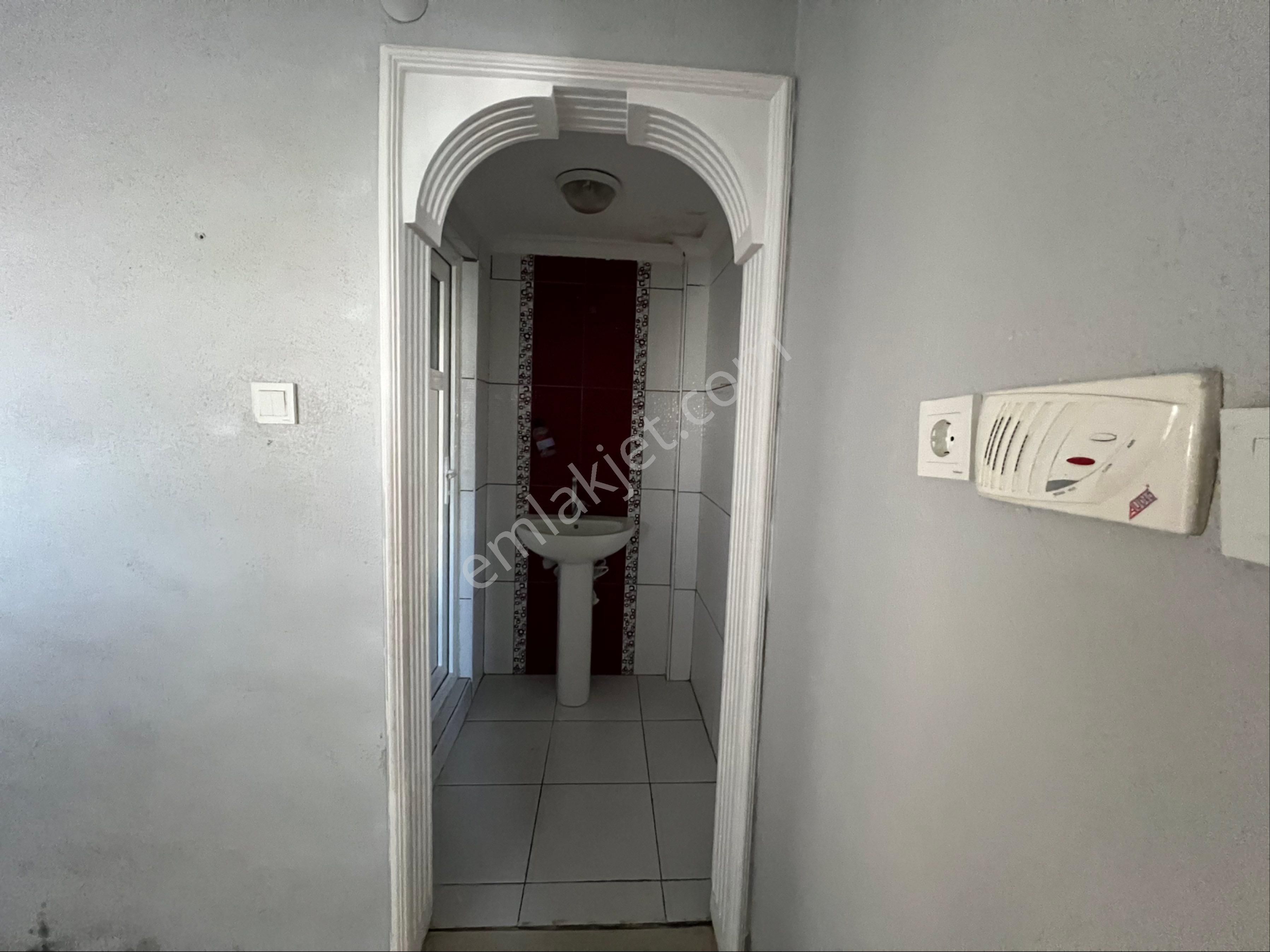 Roma’ Dan Kozluca Yolunda Site İçi Satılık Daire - Görsel 7