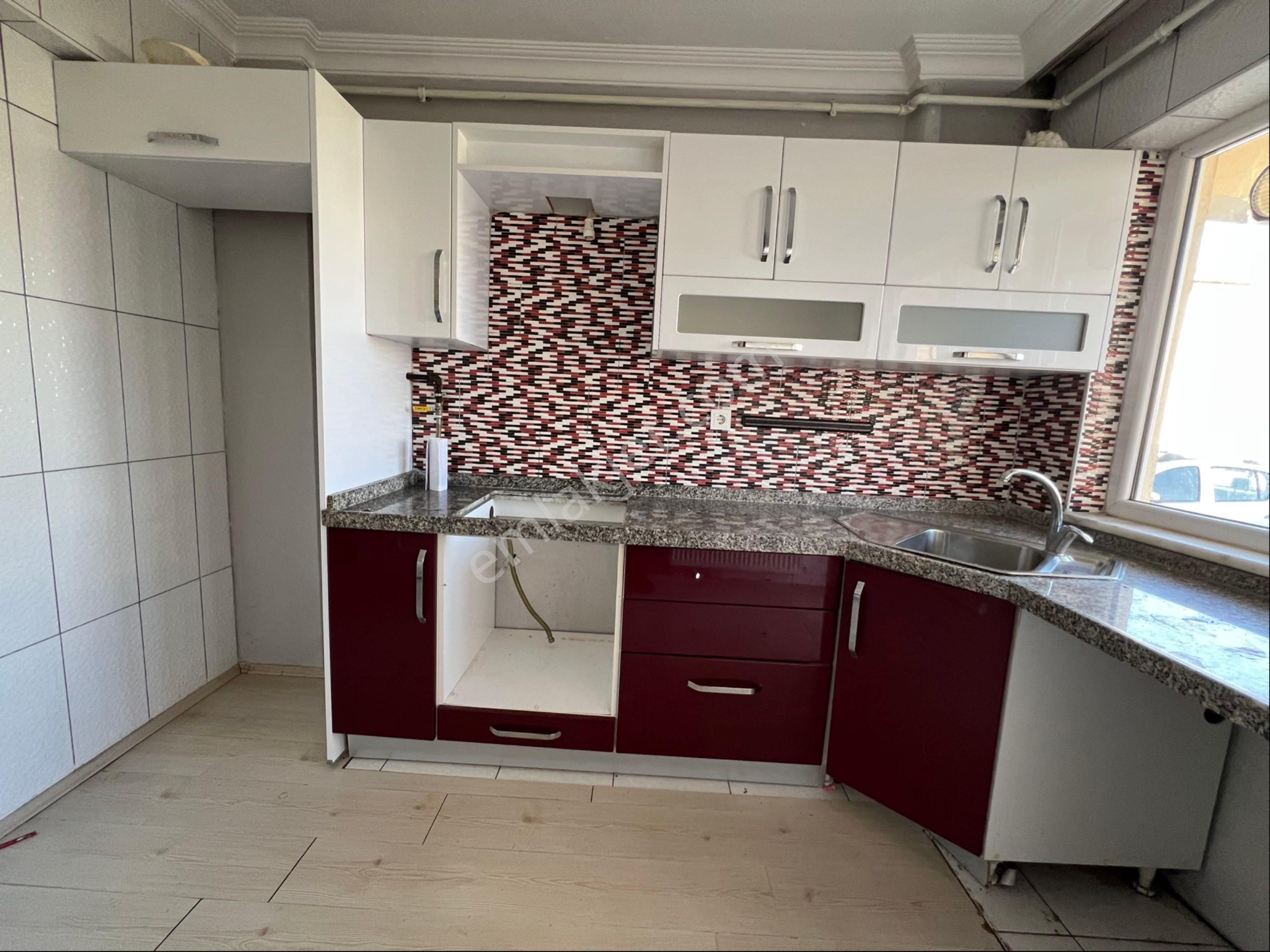 Roma’ Dan Kozluca Yolunda Site İçi Satılık Daire - Görsel 10