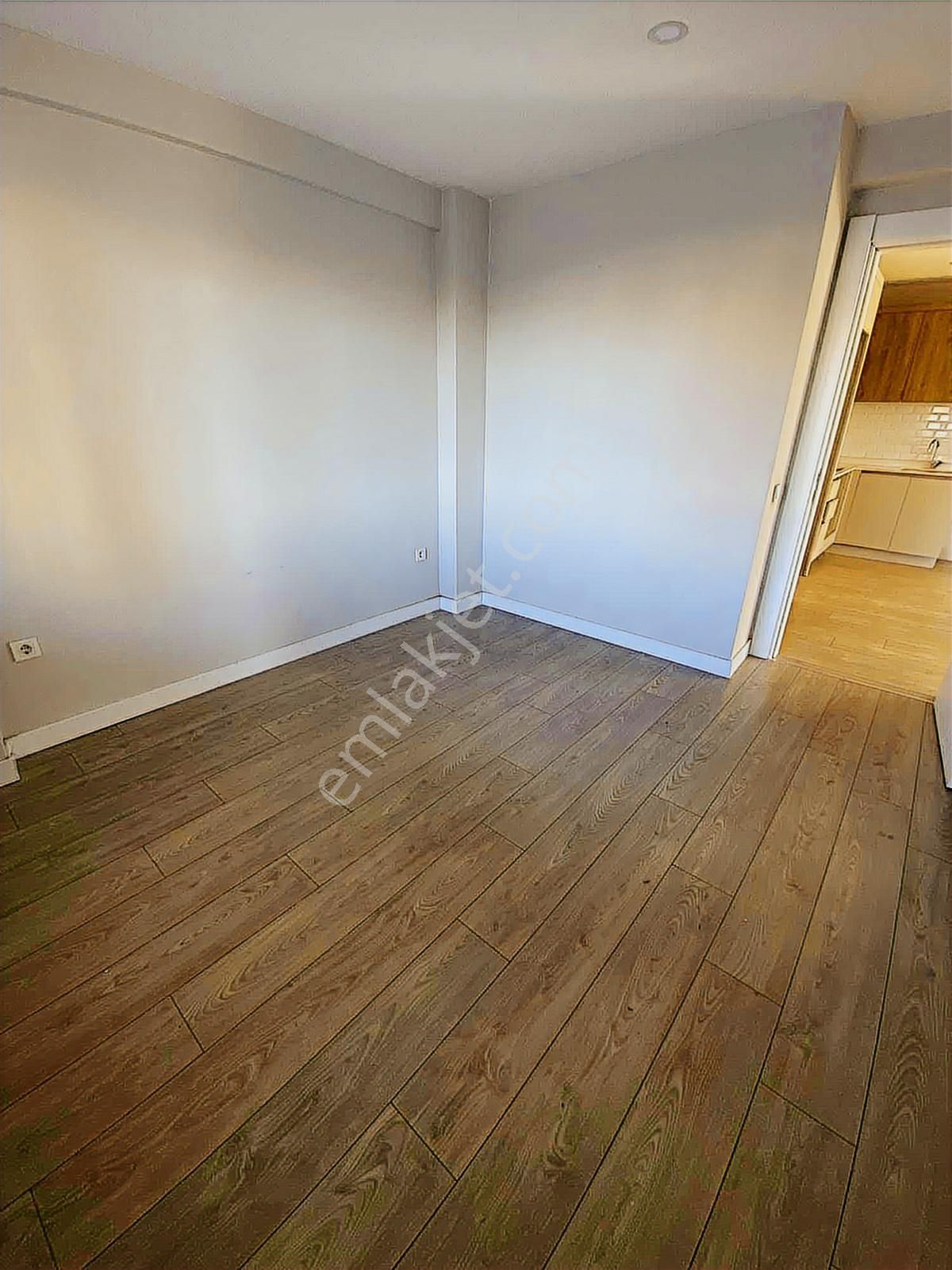 Çok Geniş Kiralık 2+1 - Görsel 23