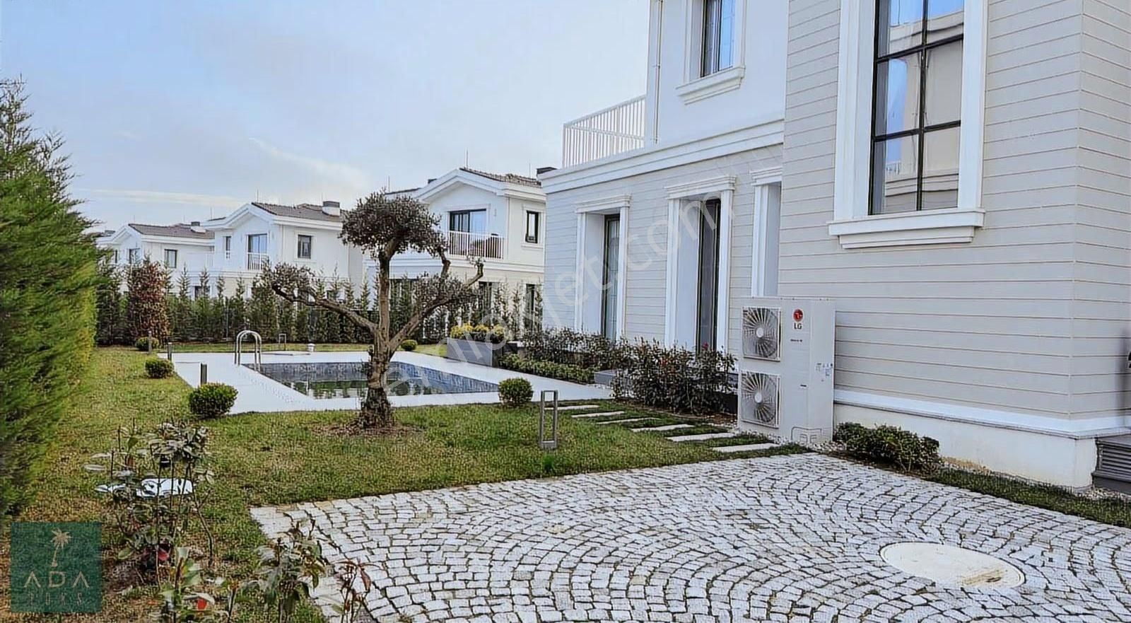 Çekmeköy Çınarköy Emlak Konutlarında 5+2 Lüks Villa - Görsel 28