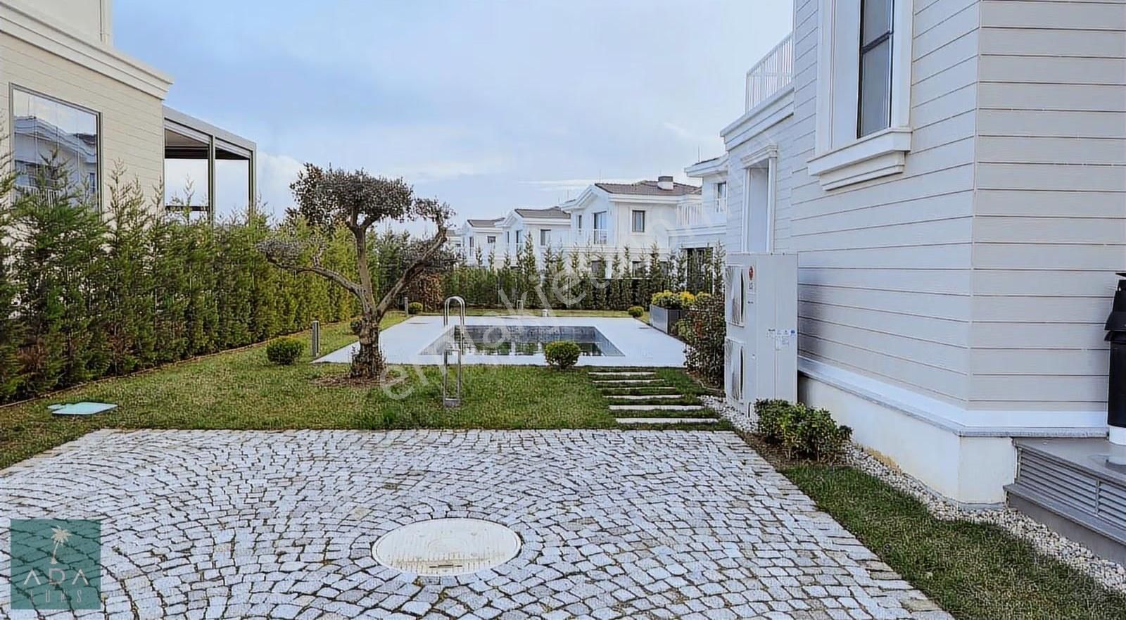 Çekmeköy Çınarköy Emlak Konutlarında 5+2 Lüks Villa - Görsel 19