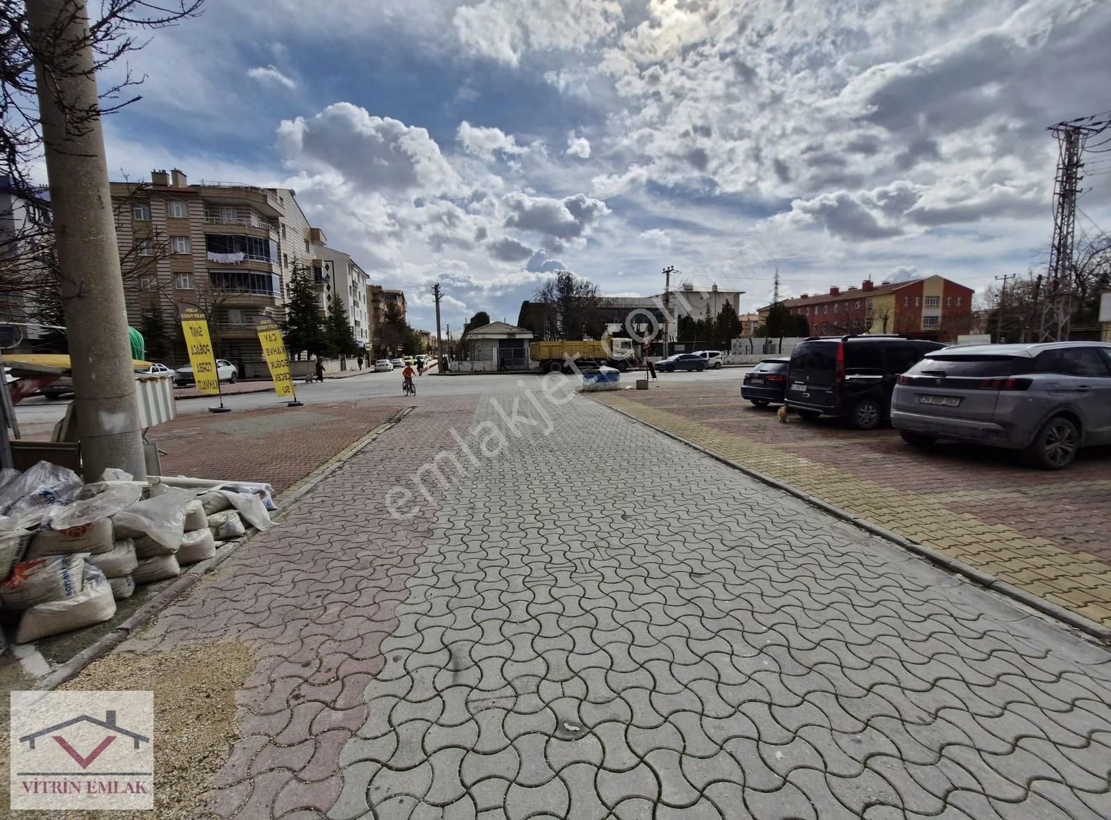 Selçuklu Nüfus Müdürlüğü Karşısı Bodrumlu Satılık Dükkan - Görsel 8