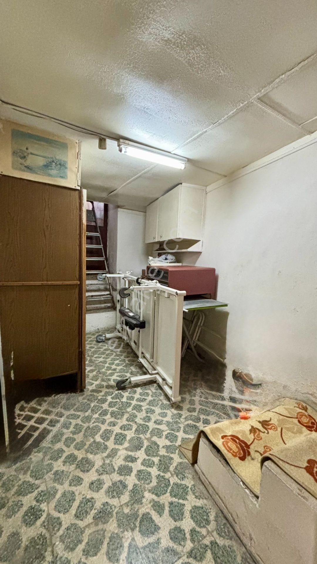 İki Katlı Bahçeli Merkezi Konumlu Müstakil Ev Konak Mirali Mh. - Görsel 18