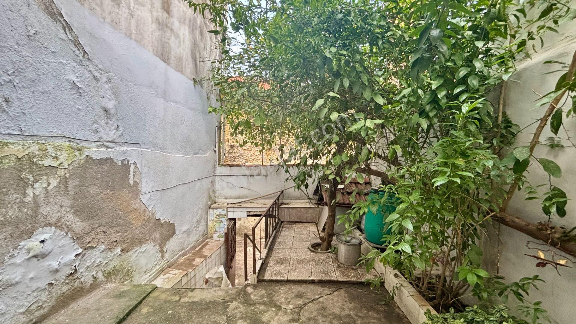 İki Katlı Bahçeli Merkezi Konumlu Müstakil Ev Konak Mirali Mh. - Görsel 10