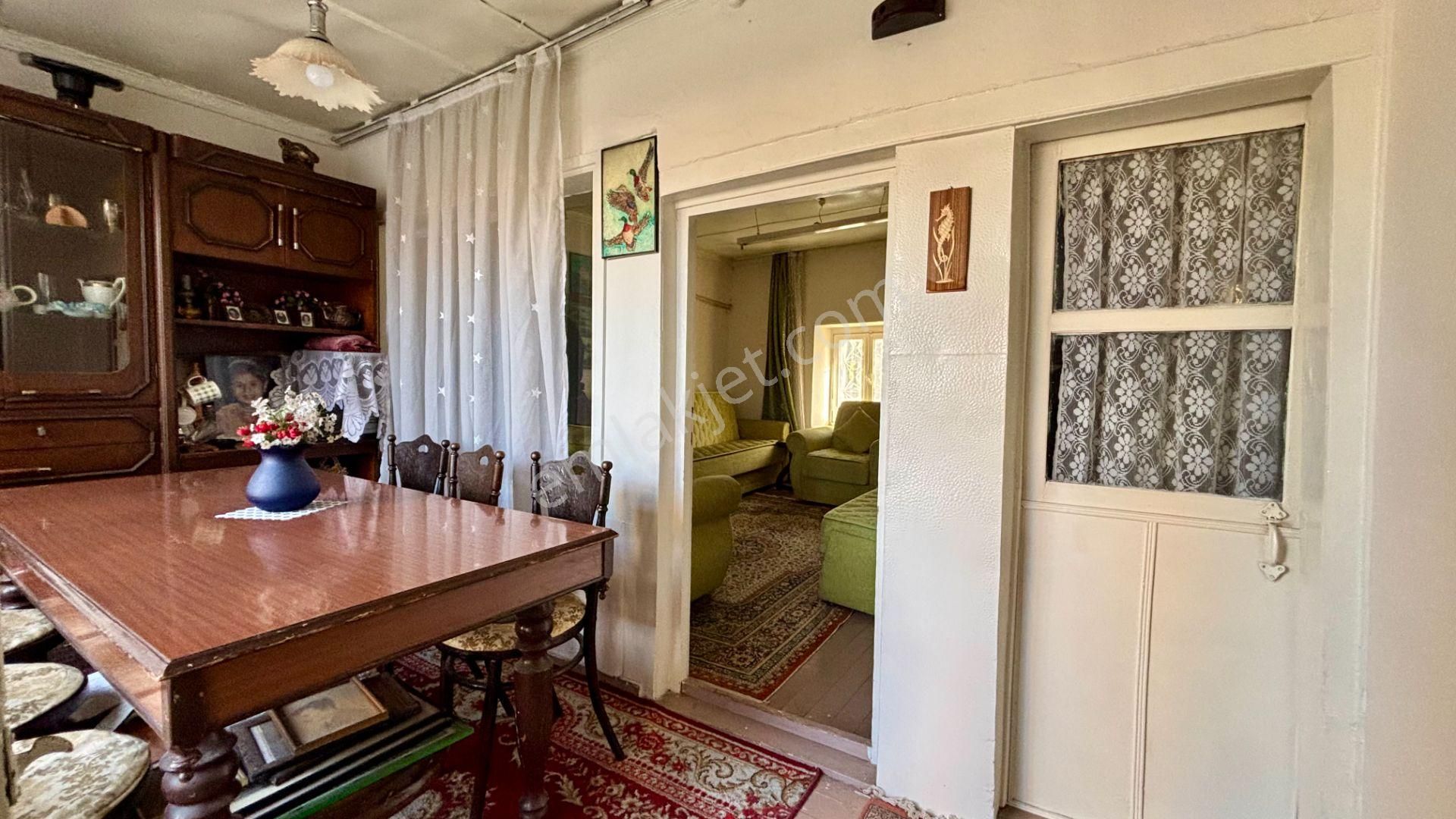 İki Katlı Bahçeli Merkezi Konumlu Müstakil Ev Konak Mirali Mh. - Görsel 4