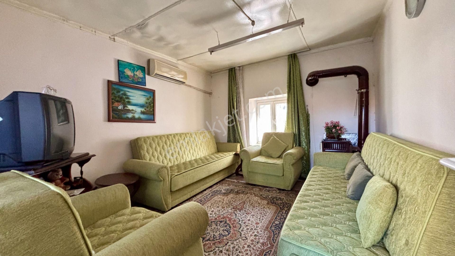 İki Katlı Bahçeli Merkezi Konumlu Müstakil Ev Konak Mirali Mh. - Görsel 21