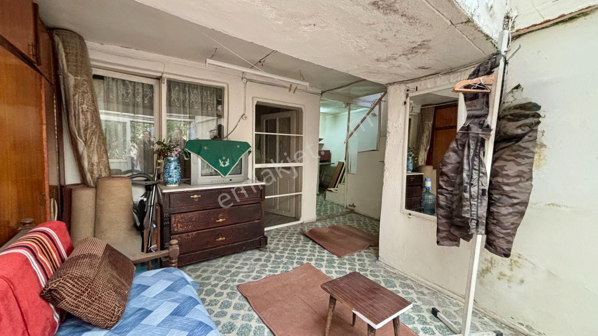 İki Katlı Bahçeli Merkezi Konumlu Müstakil Ev Konak Mirali Mh. - Görsel 6