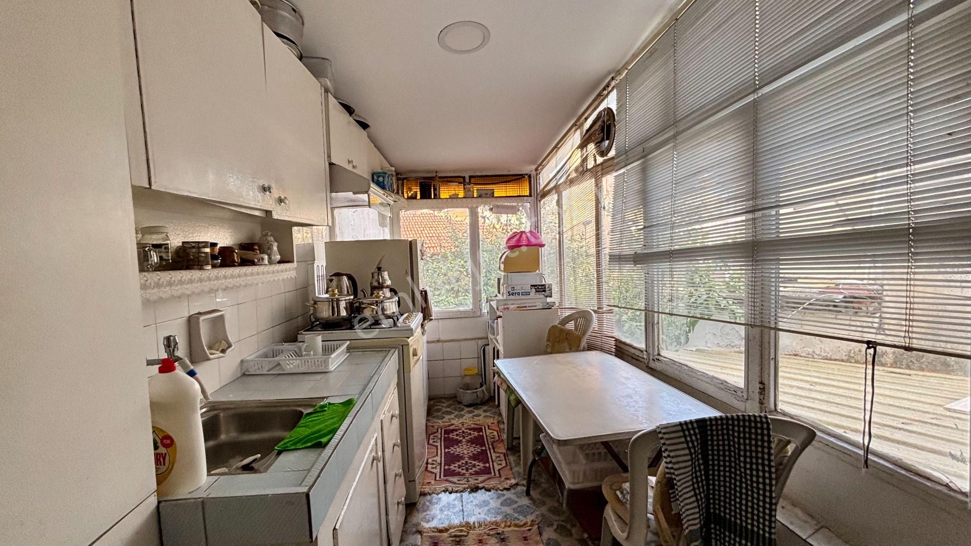 İki Katlı Bahçeli Merkezi Konumlu Müstakil Ev Konak Mirali Mh. - Görsel 14