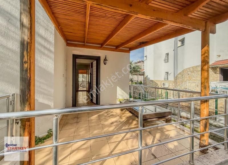 Yenifoça Marina Yakını Satılık 3+1 Teraslı Yazlık - Görsel 10