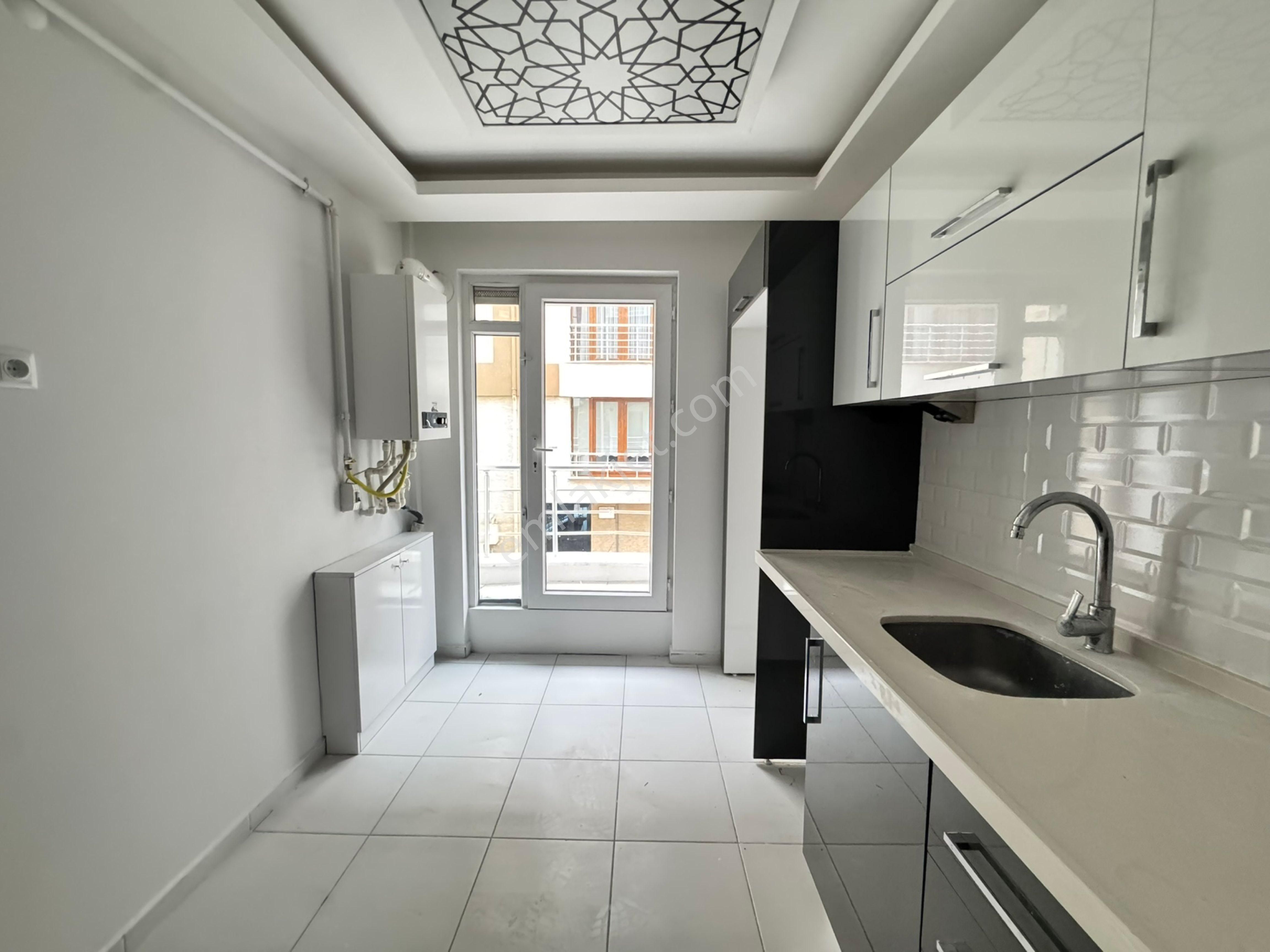 Pera'dan Derman Caddesi Yanı Kiralık 2+1 Asansörlü Daire - Görsel 12