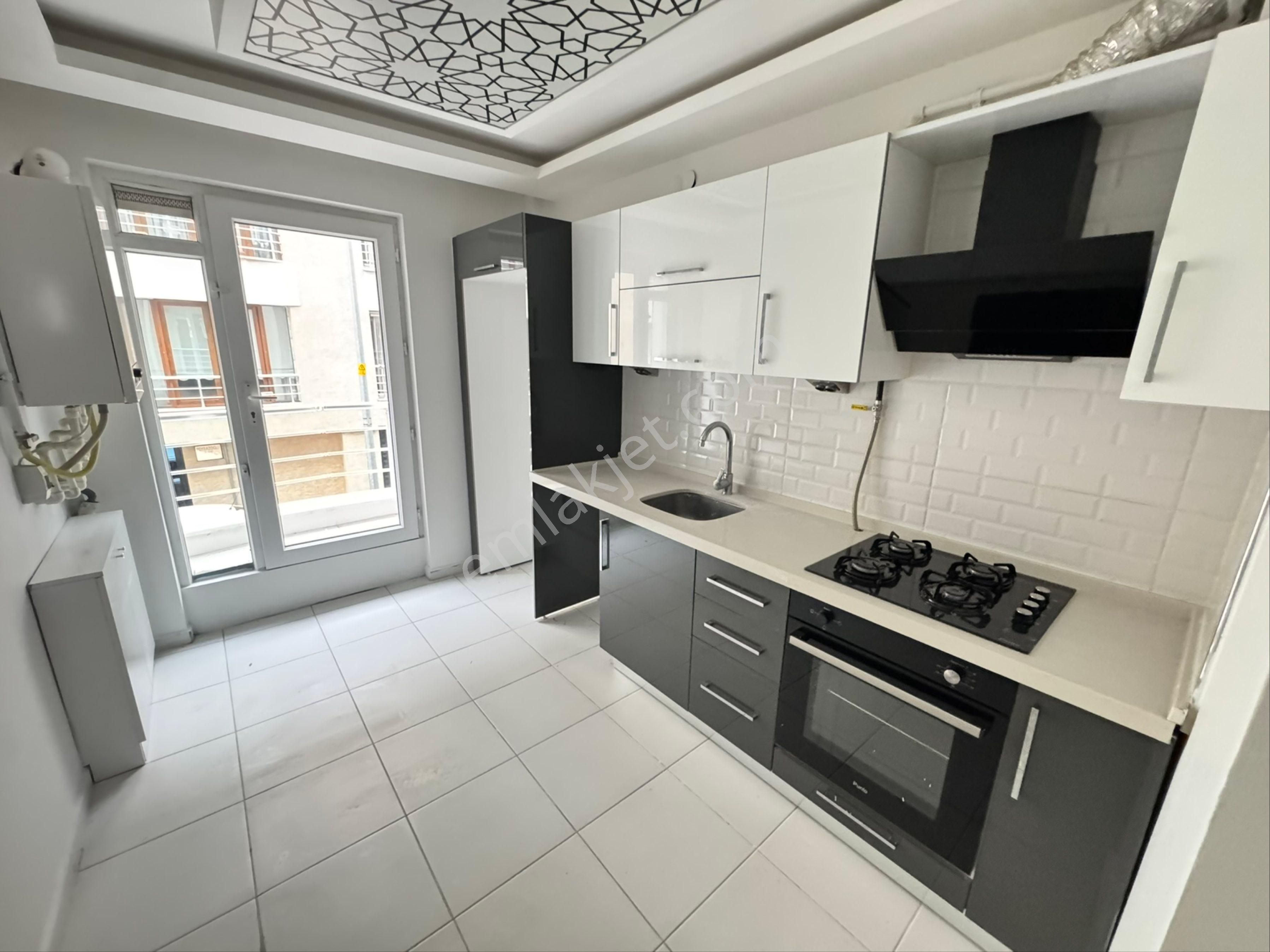 Pera'dan Derman Caddesi Yanı Kiralık 2+1 Asansörlü Daire - Görsel 11