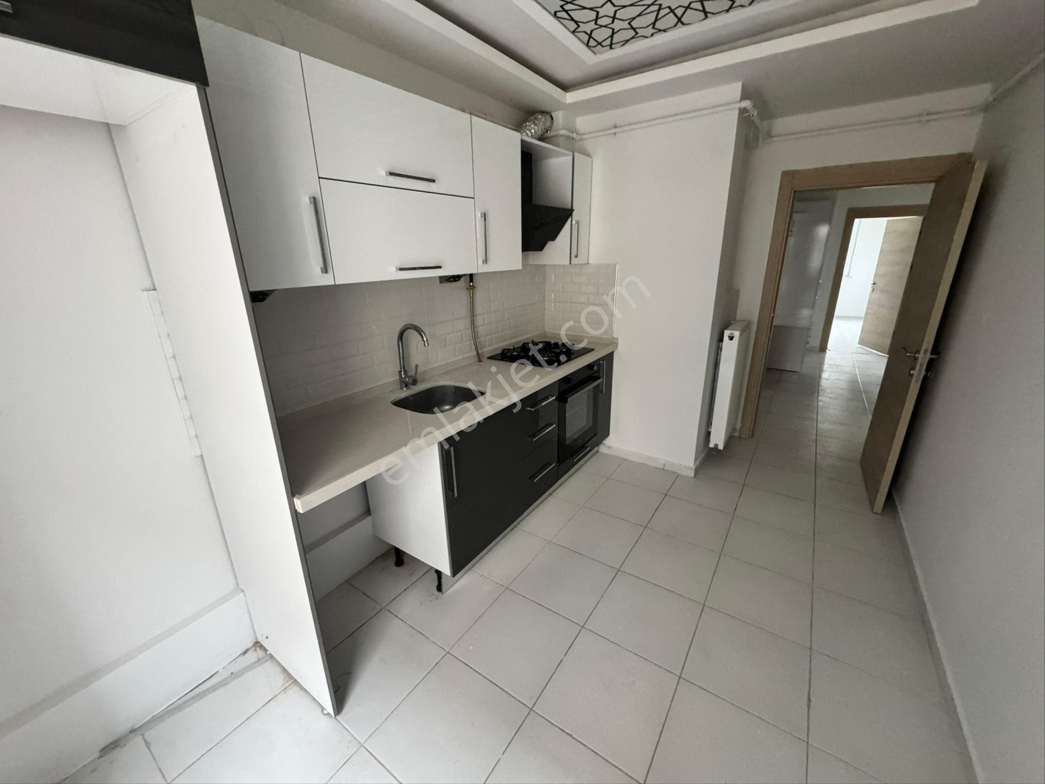 Pera'dan Derman Caddesi Yanı Kiralık 2+1 Asansörlü Daire - Görsel 14