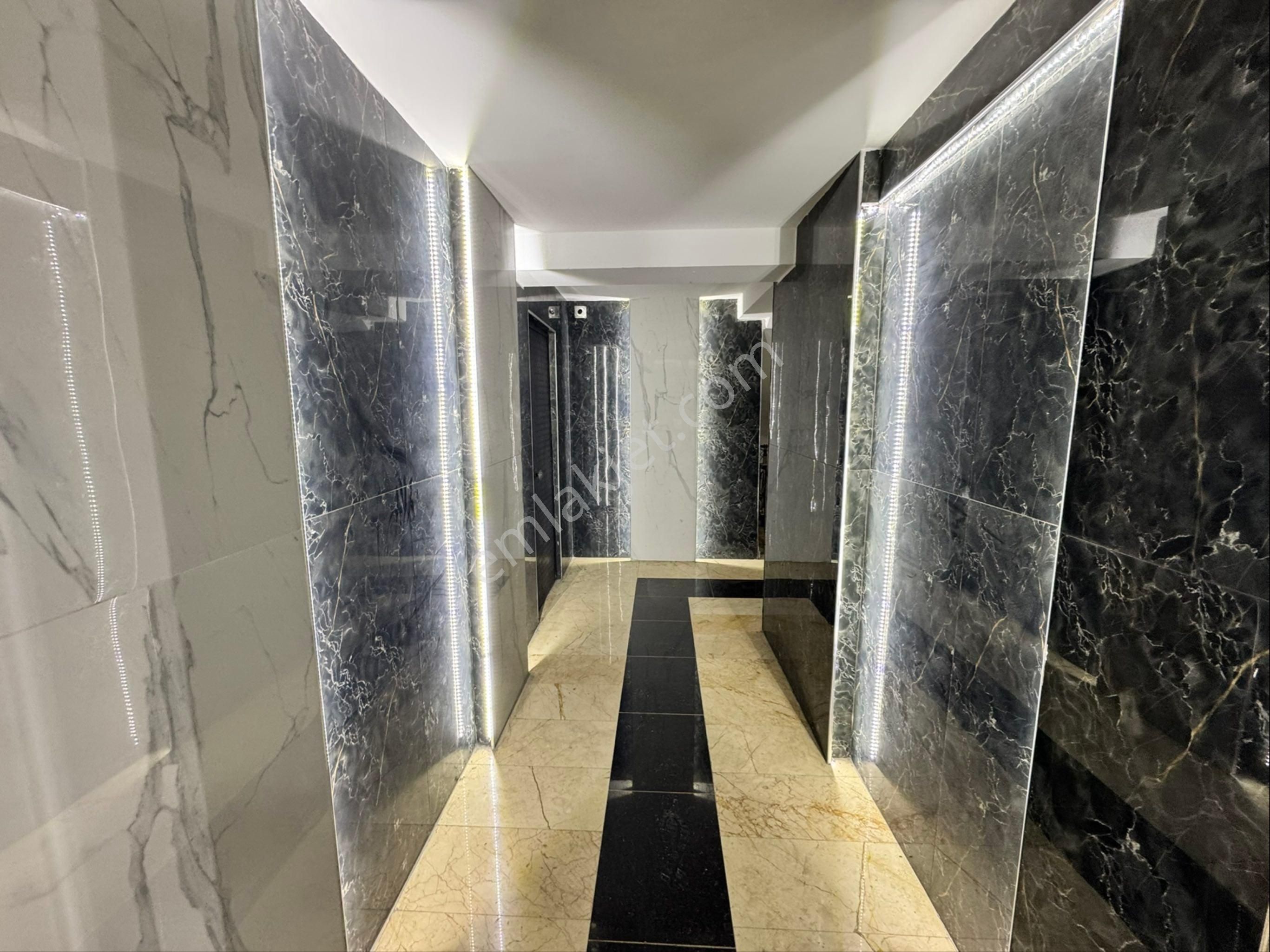 Pera'dan Derman Caddesi Yanı Kiralık 2+1 Asansörlü Daire - Görsel 2