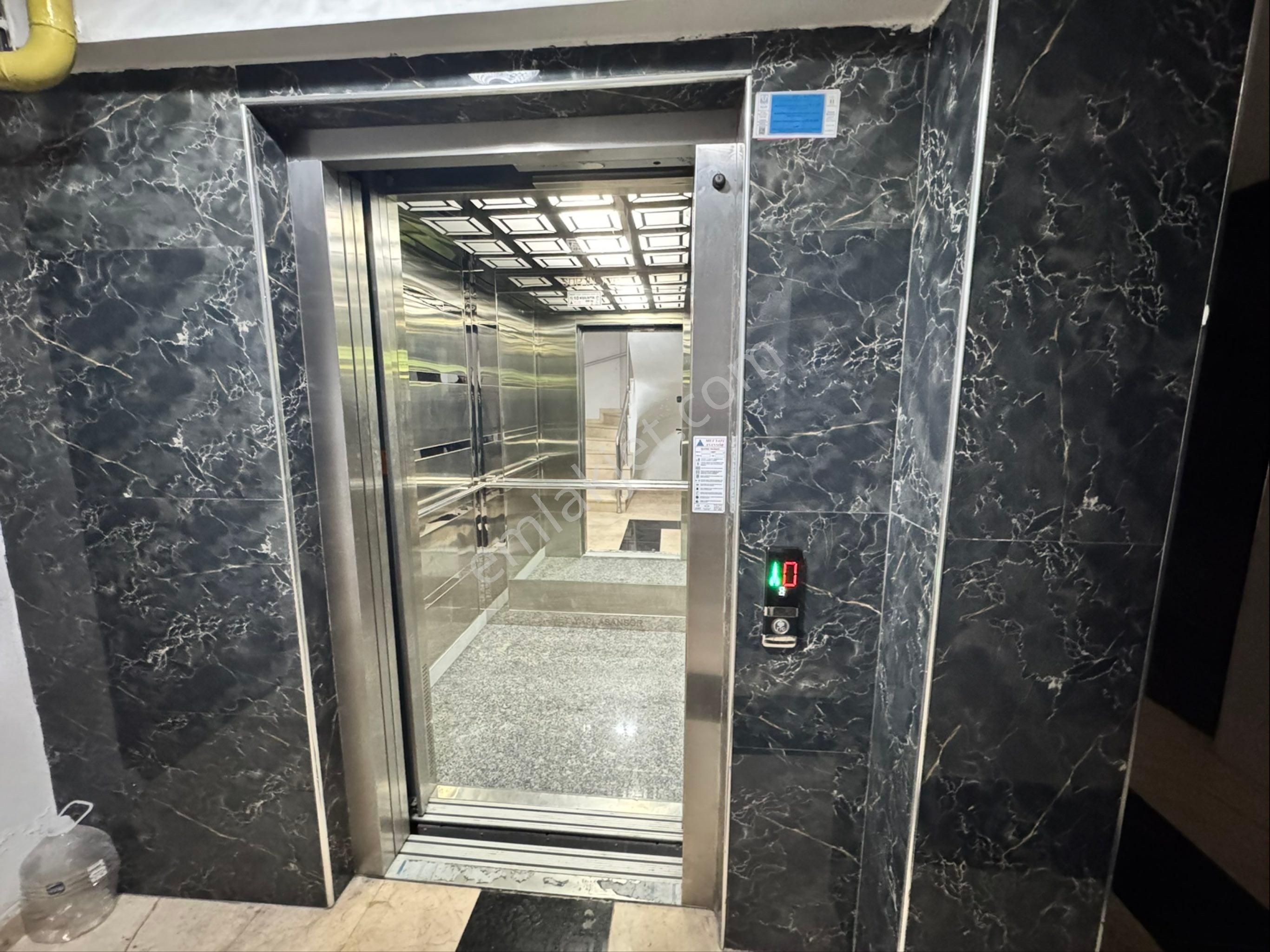 Pera'dan Derman Caddesi Yanı Kiralık 2+1 Asansörlü Daire - Görsel 4