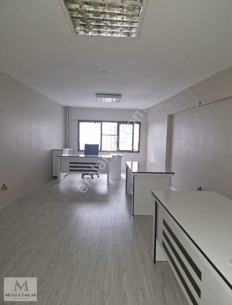 Muğla Emlaktan Gop Meydanda 30m Eşyalı Asansörlü Ofis Büro - Görsel 3