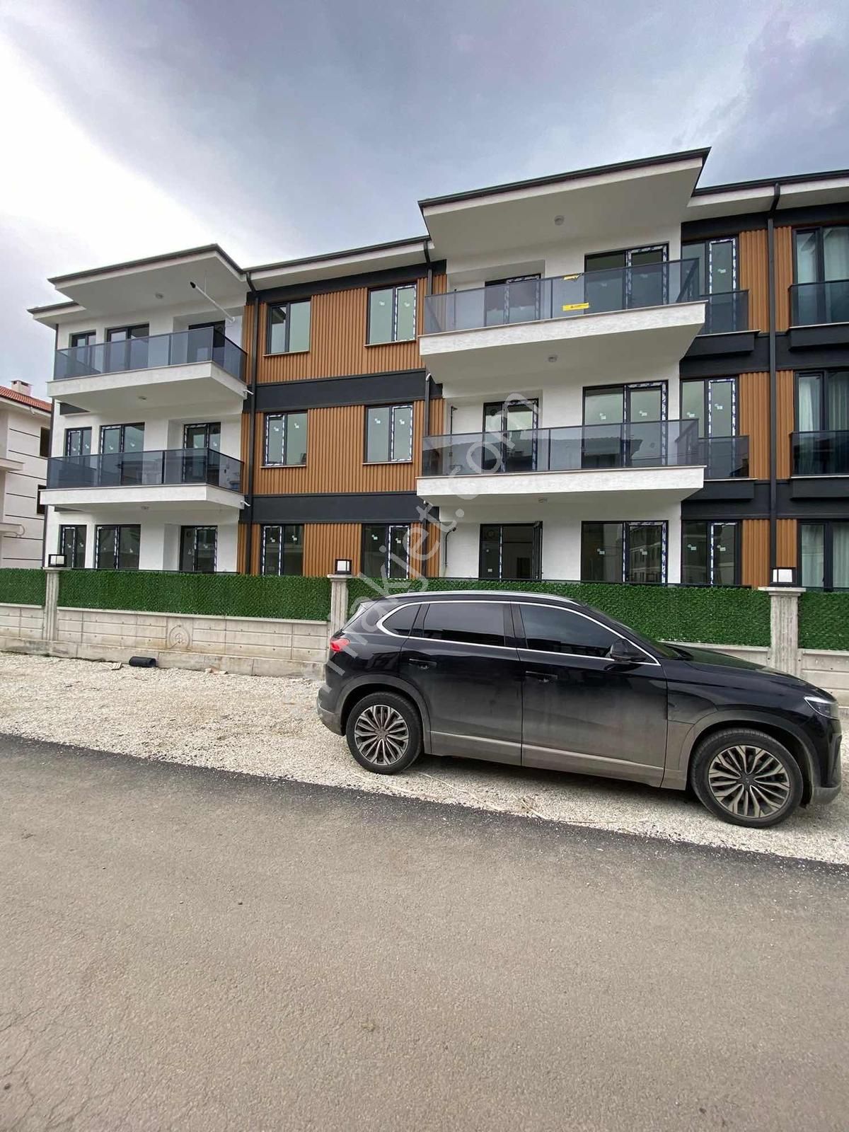 Ayhan Hepdiker Den Arifiye Fatih Mahallesi 135m2 3+1 Daire