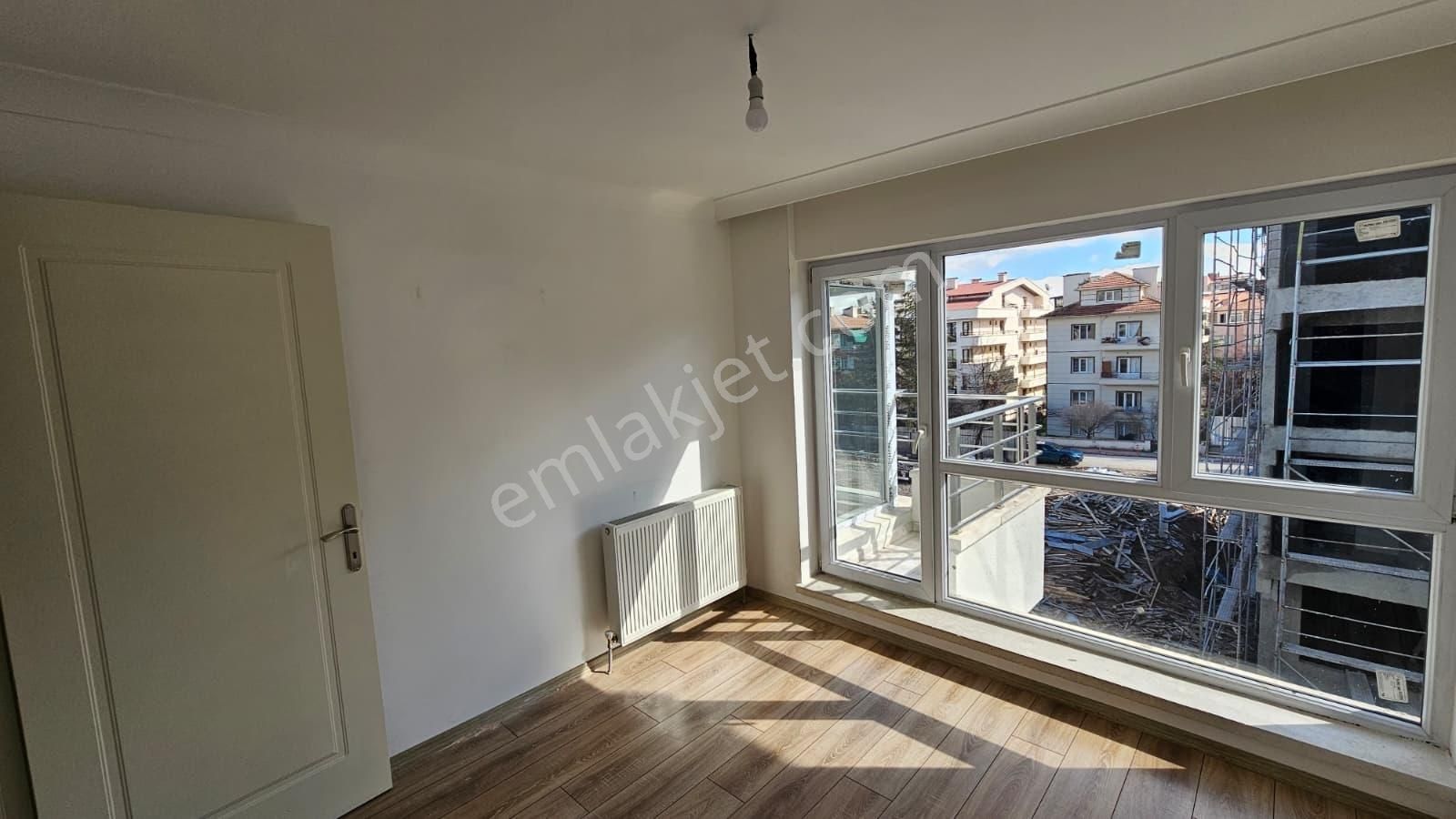 Arel'den Yücetepe Akdeniz Cd Üstünde Yeni Bina 2 Kat Kombili 2+1 - Görsel 15