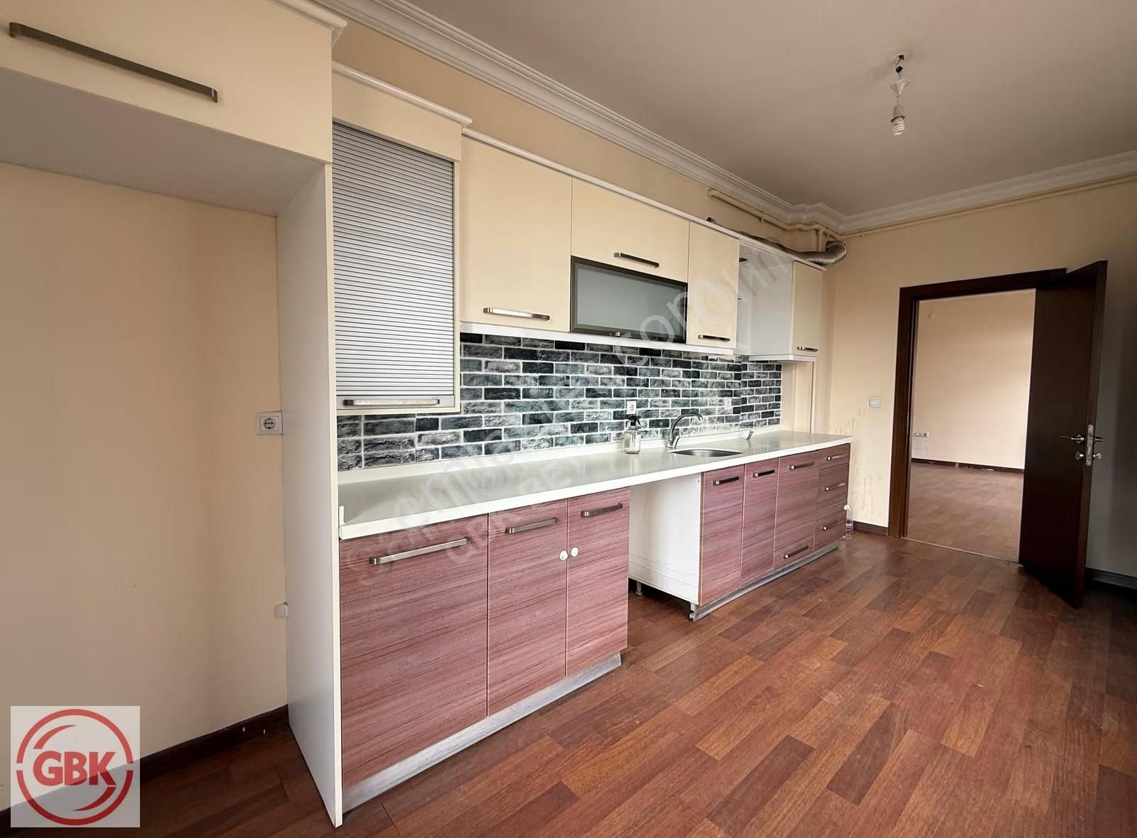 Açın Caddesi B.esat Yakını | Teraslı, Manzaralı Ve Geniş 3+1 - Görsel 3