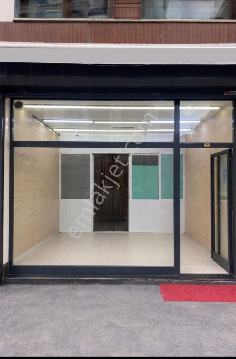 Kozyatağı Kaya Sultan Sokakta Kiralık İşyeri
