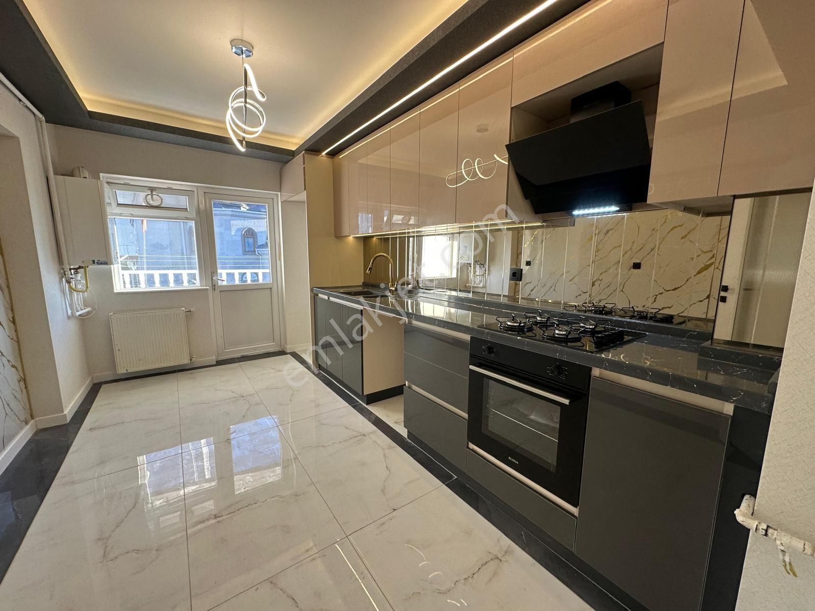 Osmangazi Mah Ultra Lüx Yapıda Orta Katta Asansörlü 3+1