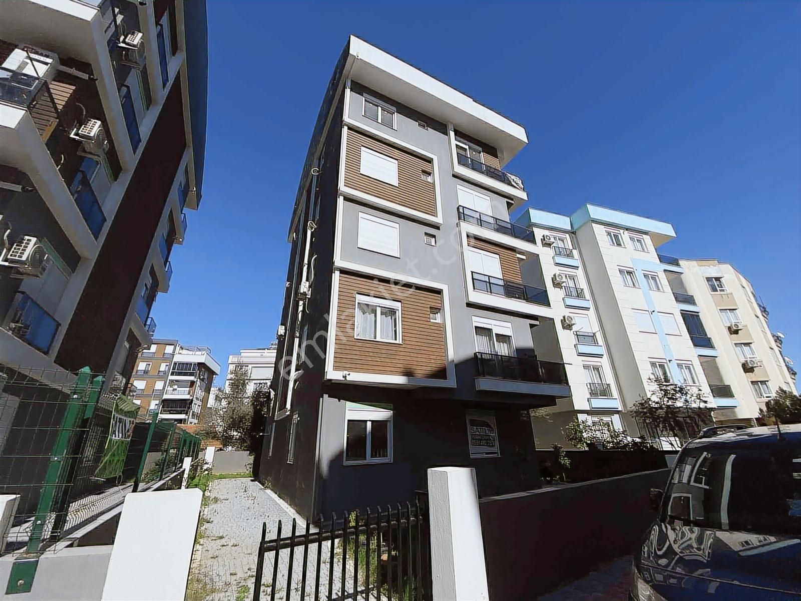 Antalya Merkezi Konumda Satılık 1+1 Sıfır Daire