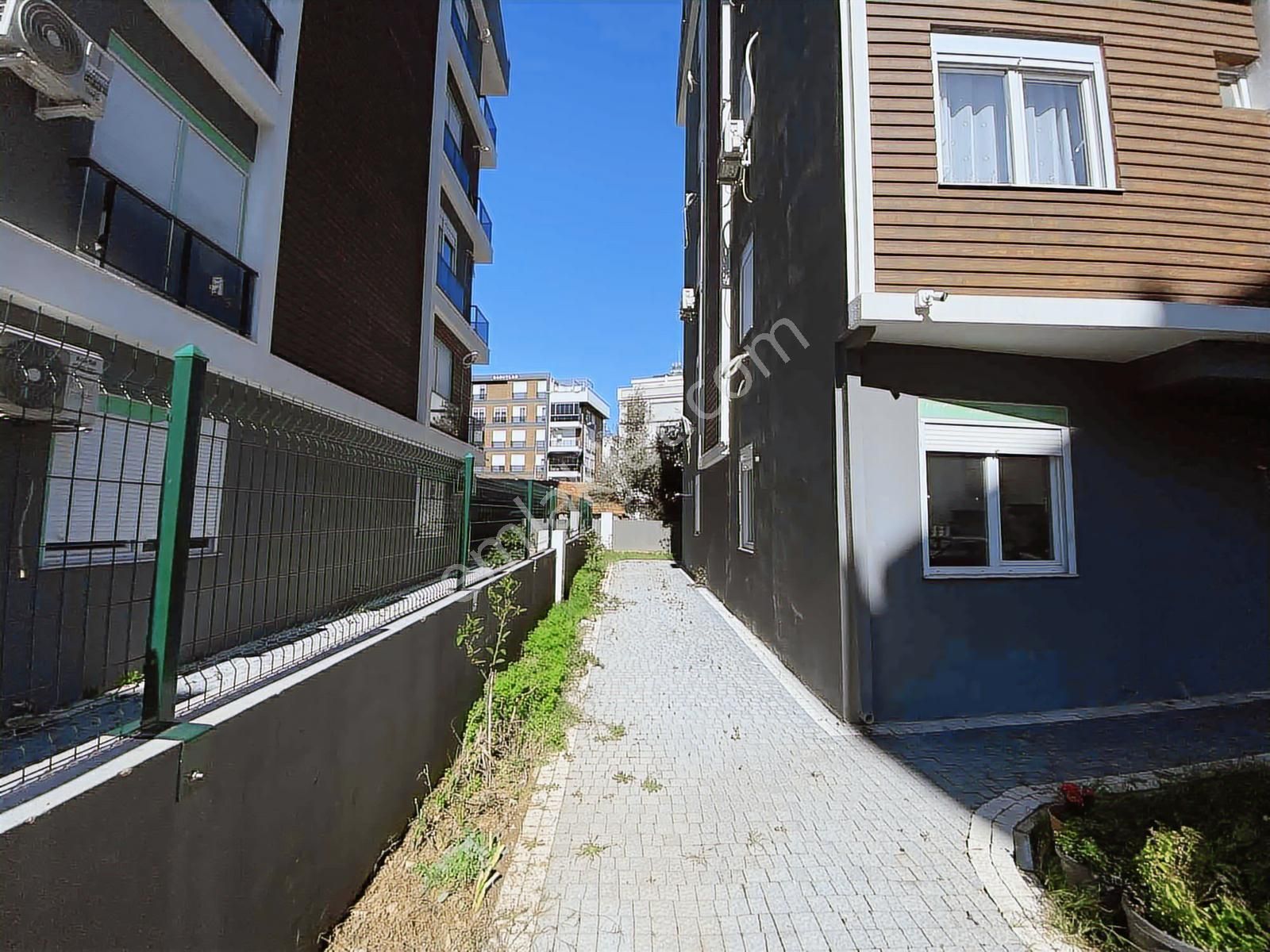 Antalya Merkezi Konumda Satılık 1+1 Sıfır Daire - Görsel 9