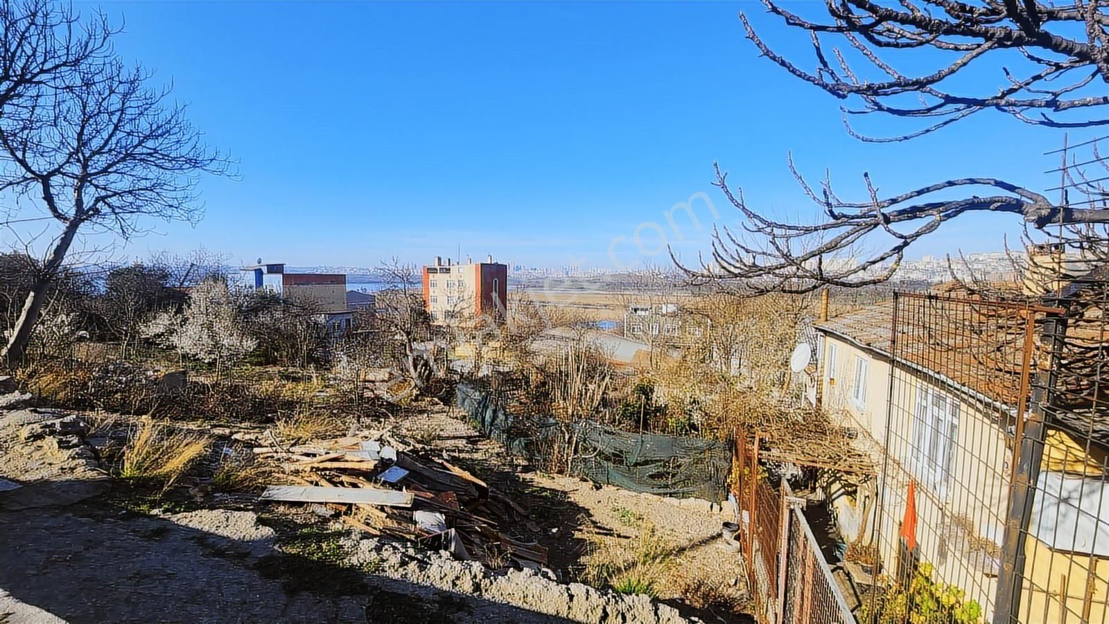 Yarımburgaz'da Satılık Göl Manzaralı Konut Imarlı Arsa - Görsel 8