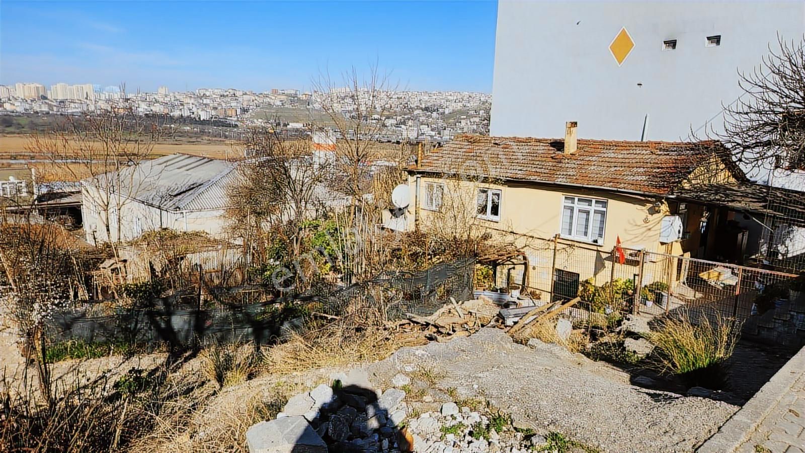 Yarımburgaz'da Satılık Göl Manzaralı Konut Imarlı Arsa - Görsel 4