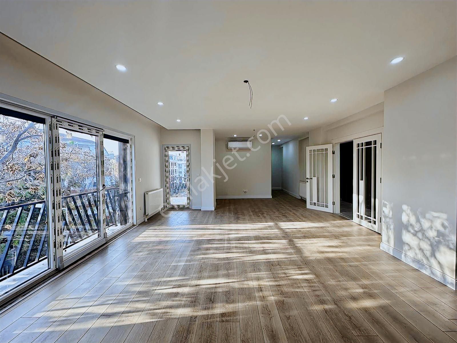 Yeşilyurt'ta Köşe Konumlu 4+1 Satılık Sıfır Daire