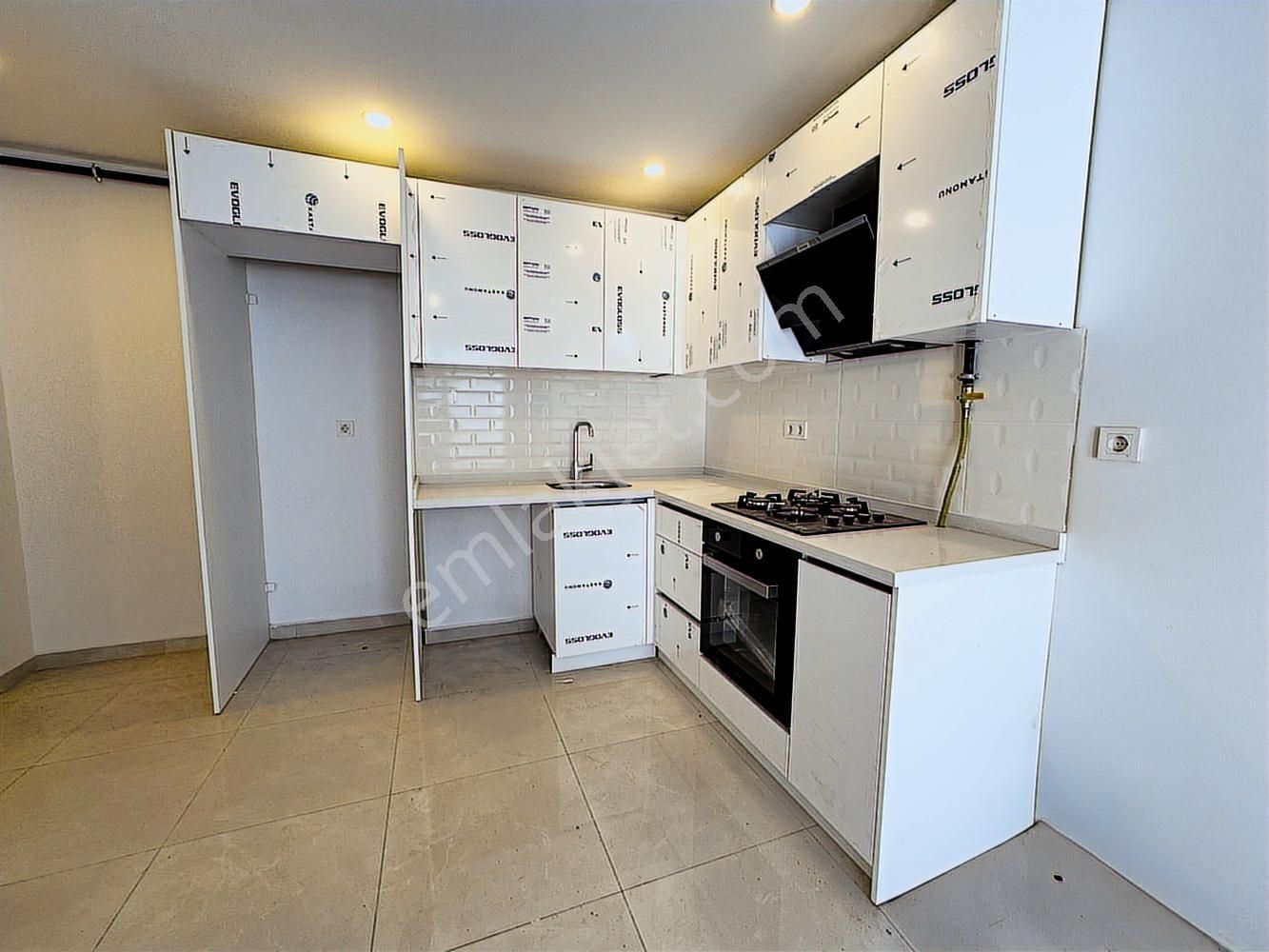 Bakırköy Yenimahalle Yeni Binada Özel Bahçe 1+1 Satılık Daire - Görsel 3