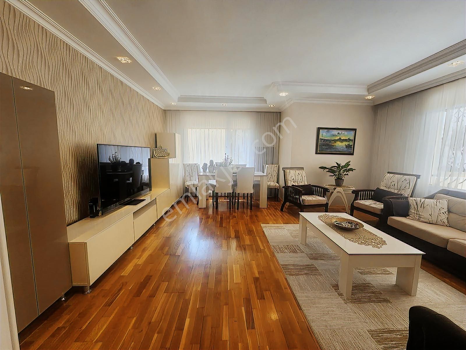 Remax Billur Bakan'dan Şenlikköy'de Müstakil Tadında Satılık 3+1 - Görsel 11