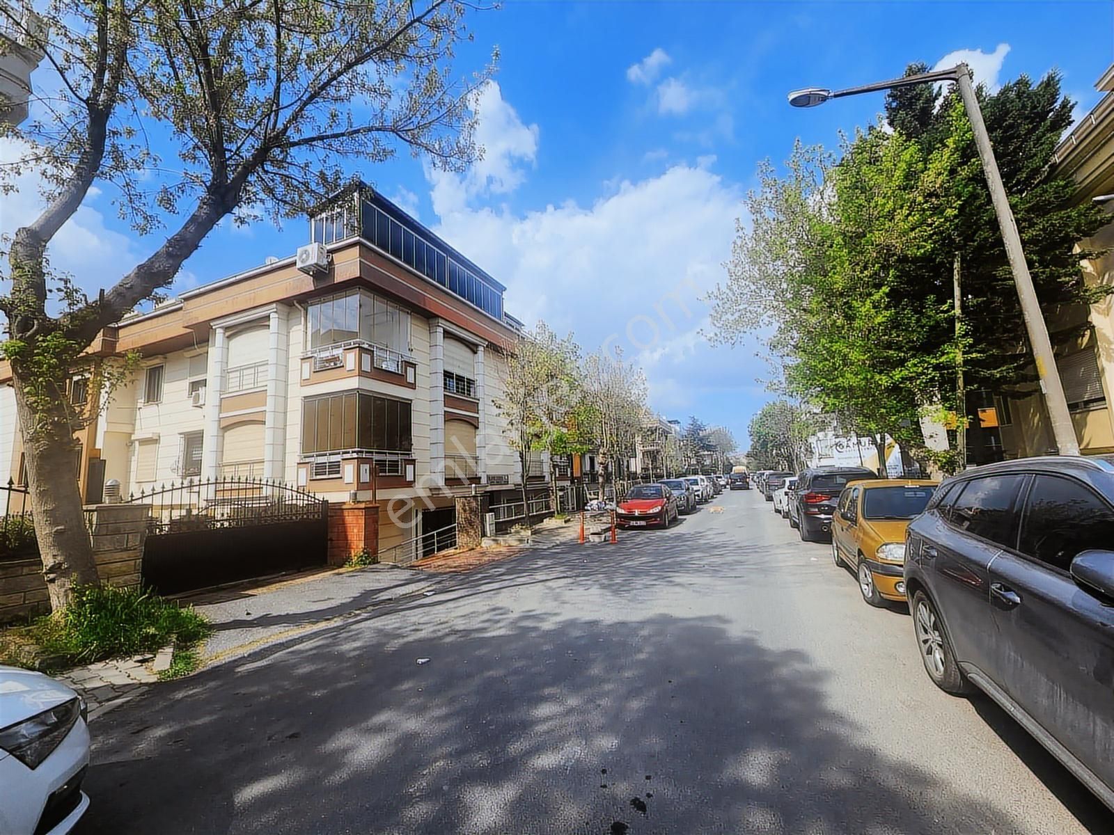 Remax Billur Bakan'dan Şenlikköy'de Müstakil Tadında Satılık 3+1 - Görsel 14