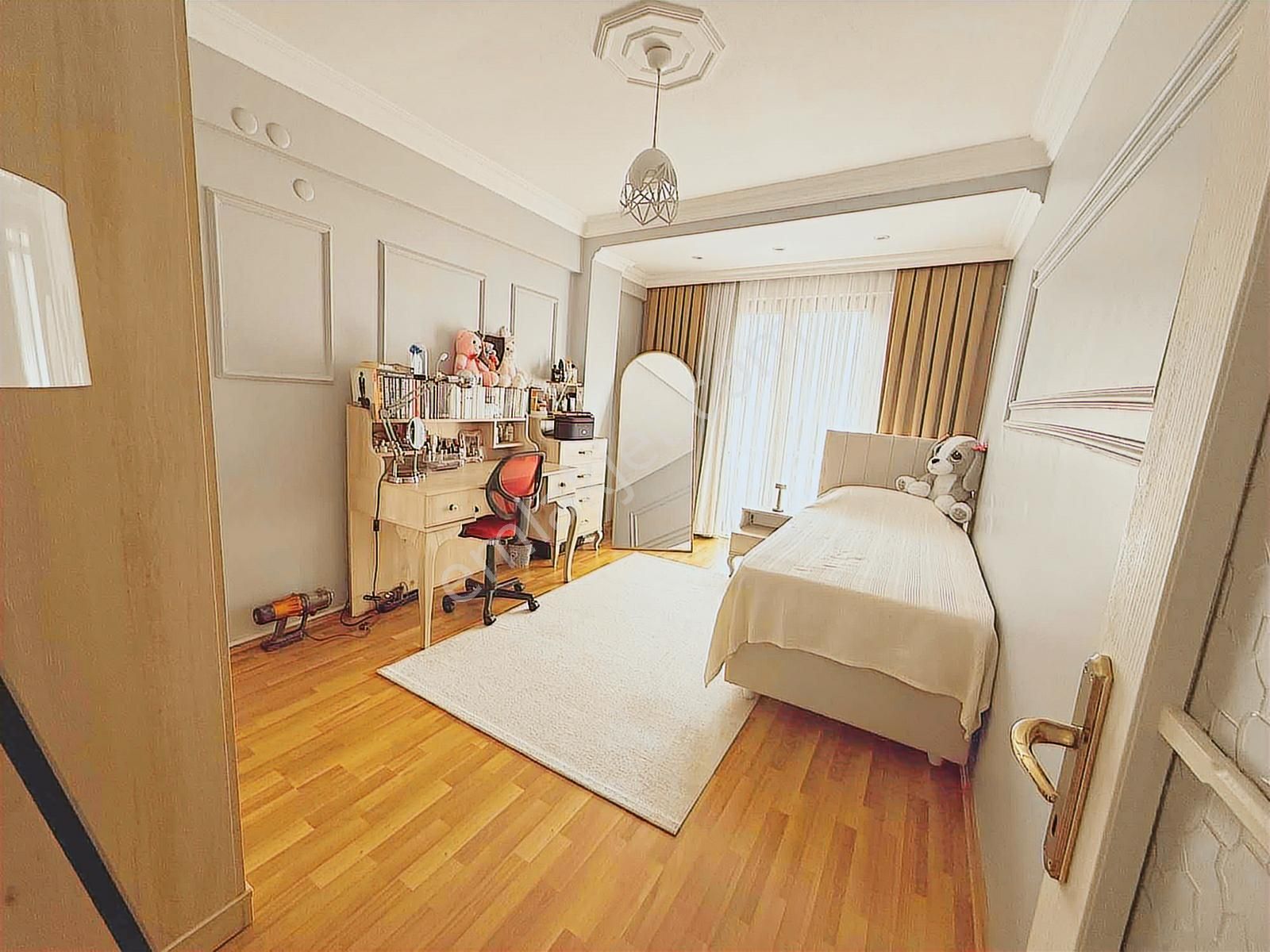 Remax Ozan Tandoğan 'dan Ferah Nezih Dubleks Daire - Görsel 14