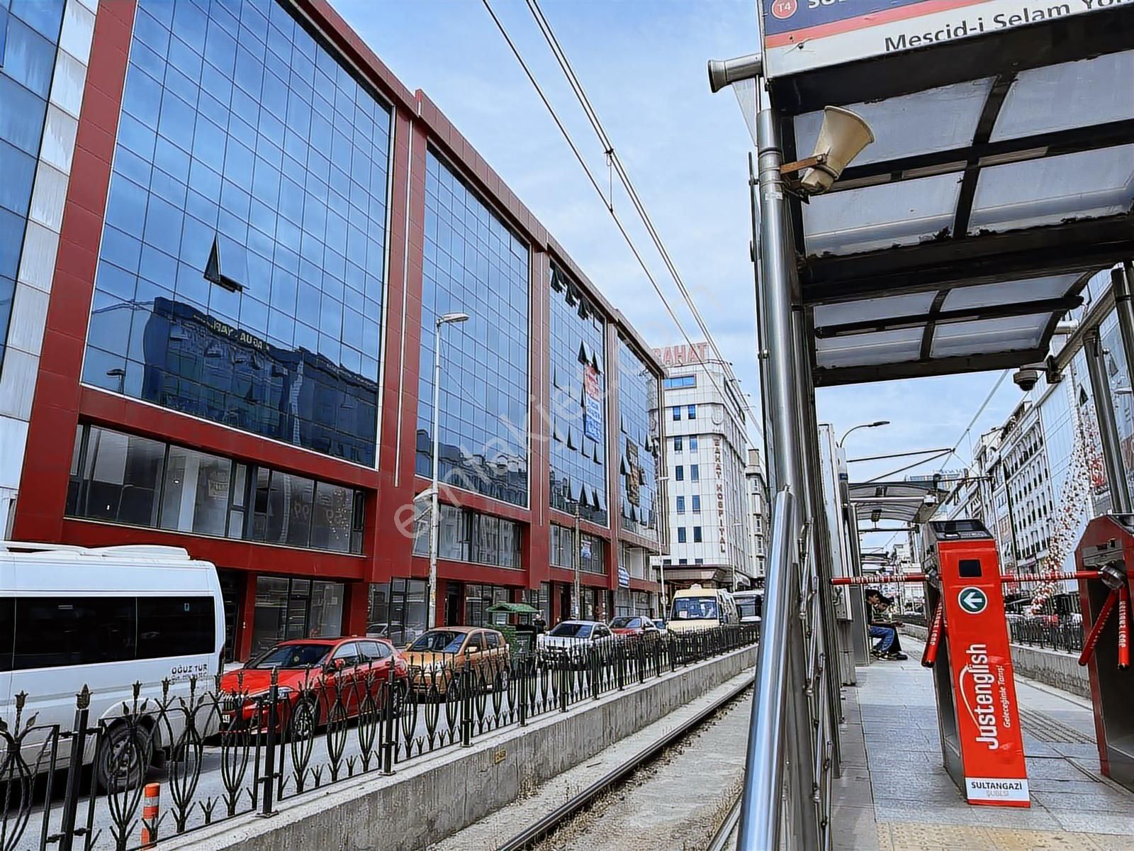 Sultançifliği Tramvay Önü Prestijli Binada Sıfır Ofis Katları - Görsel 13