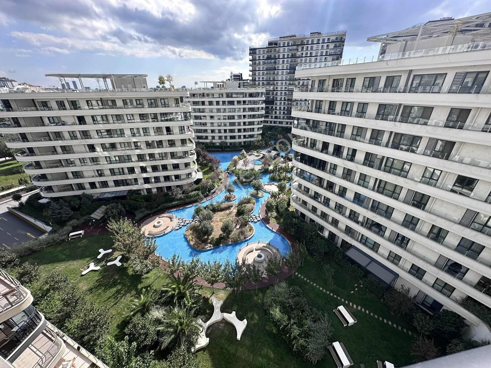 Sevcan Remax Nef Bahçelievler K.mutfak Havuz&içpeysaj Manz. 3+1 - Görsel 6