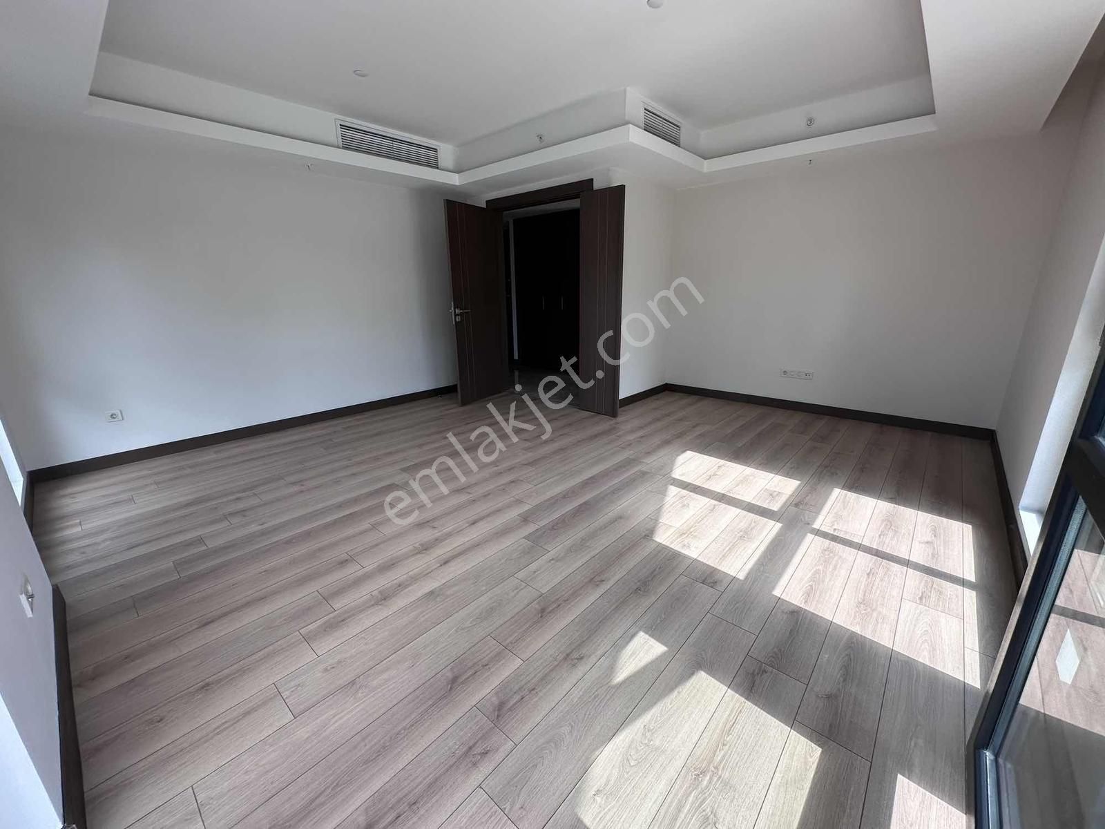 Sevcan Remax Nef Bahçelievler K.mutfak Havuz&içpeysaj Manz. 3+1 - Görsel 24