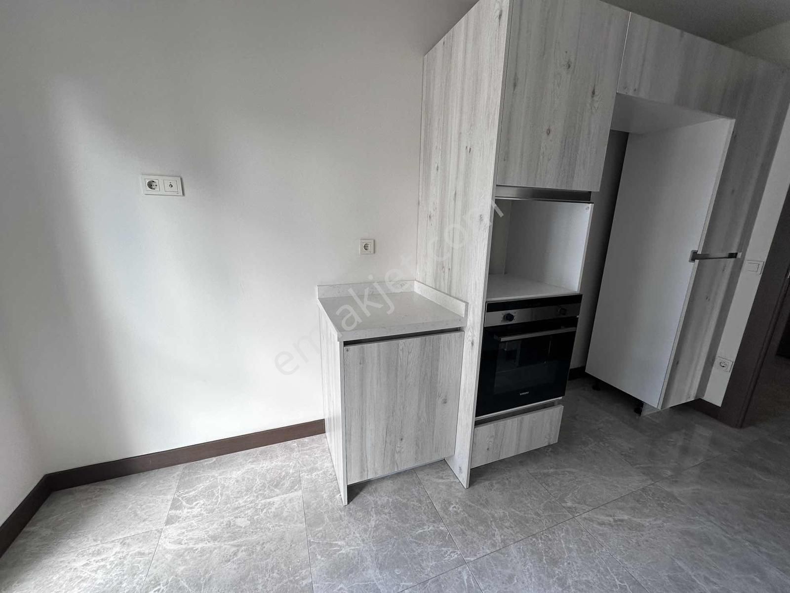 Sevcan Remax Nef Bahçelievler K.mutfak Havuz&içpeysaj Manz. 3+1 - Görsel 27