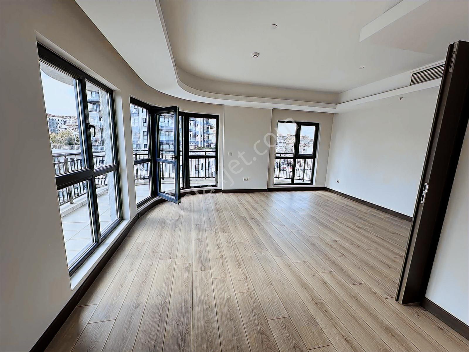 Sevcan Remax Nef Bahçelievler K.mutfak Havuz&içpeysaj Manz. 3+1 - Görsel 30