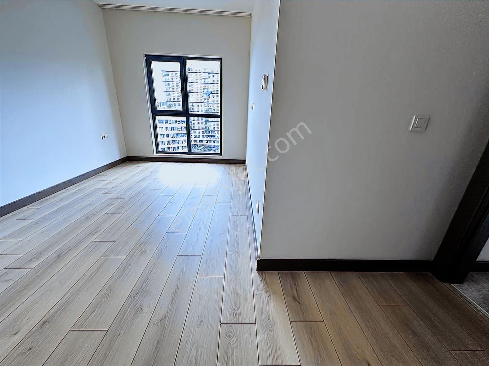 Sevcan Remax Nef Bahçelievler K.mutfak Havuz&içpeysaj Manz. 3+1 - Görsel 21