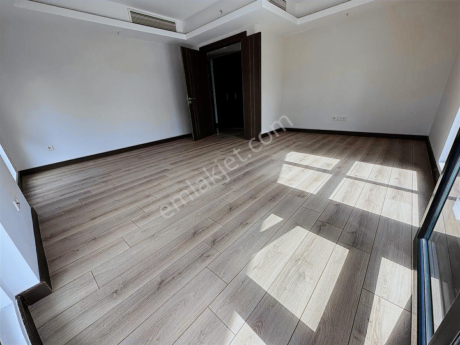 Sevcan Remax Nef Bahçelievler K.mutfak Havuz&içpeysaj Manz. 3+1 - Görsel 13