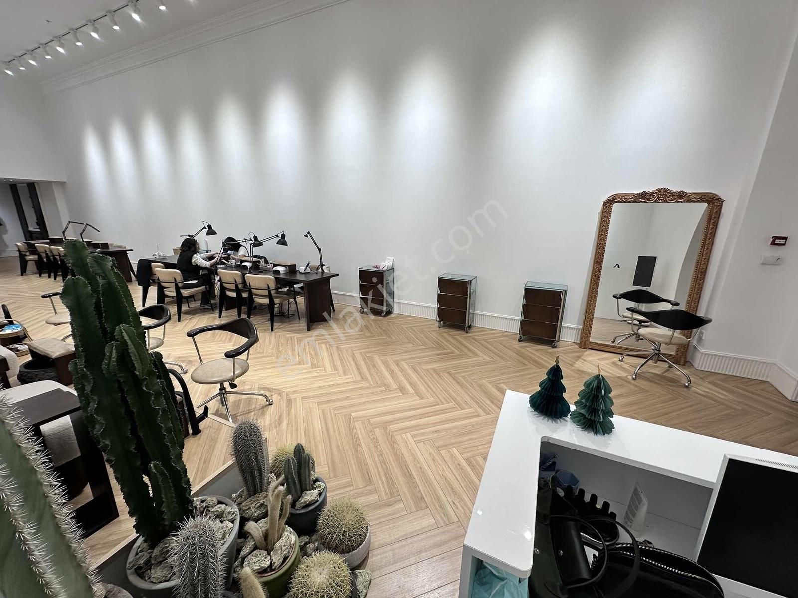 Sevcan Remax Nef Bahçelievler Boş İskanlı Dekorasyonlu Ticari - Görsel 21