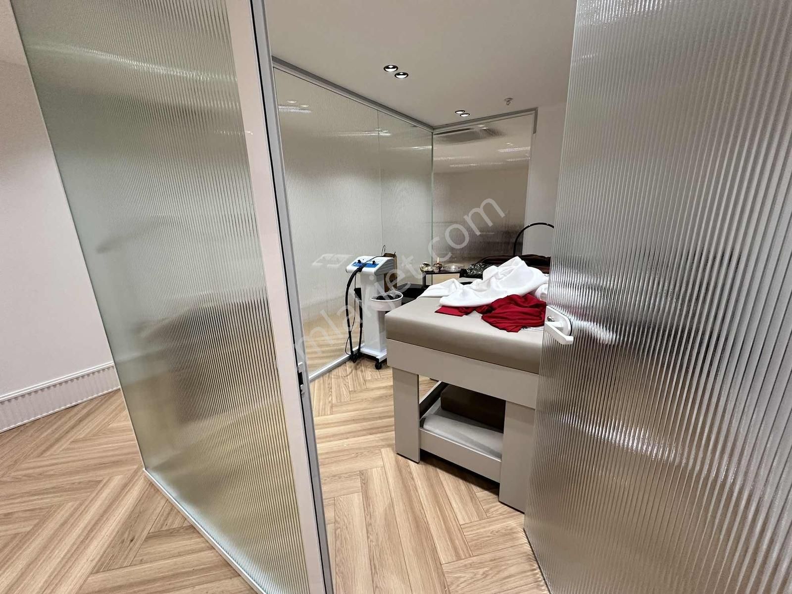 Sevcan Remax Nef Bahçelievler Boş İskanlı Dekorasyonlu Ticari - Görsel 16