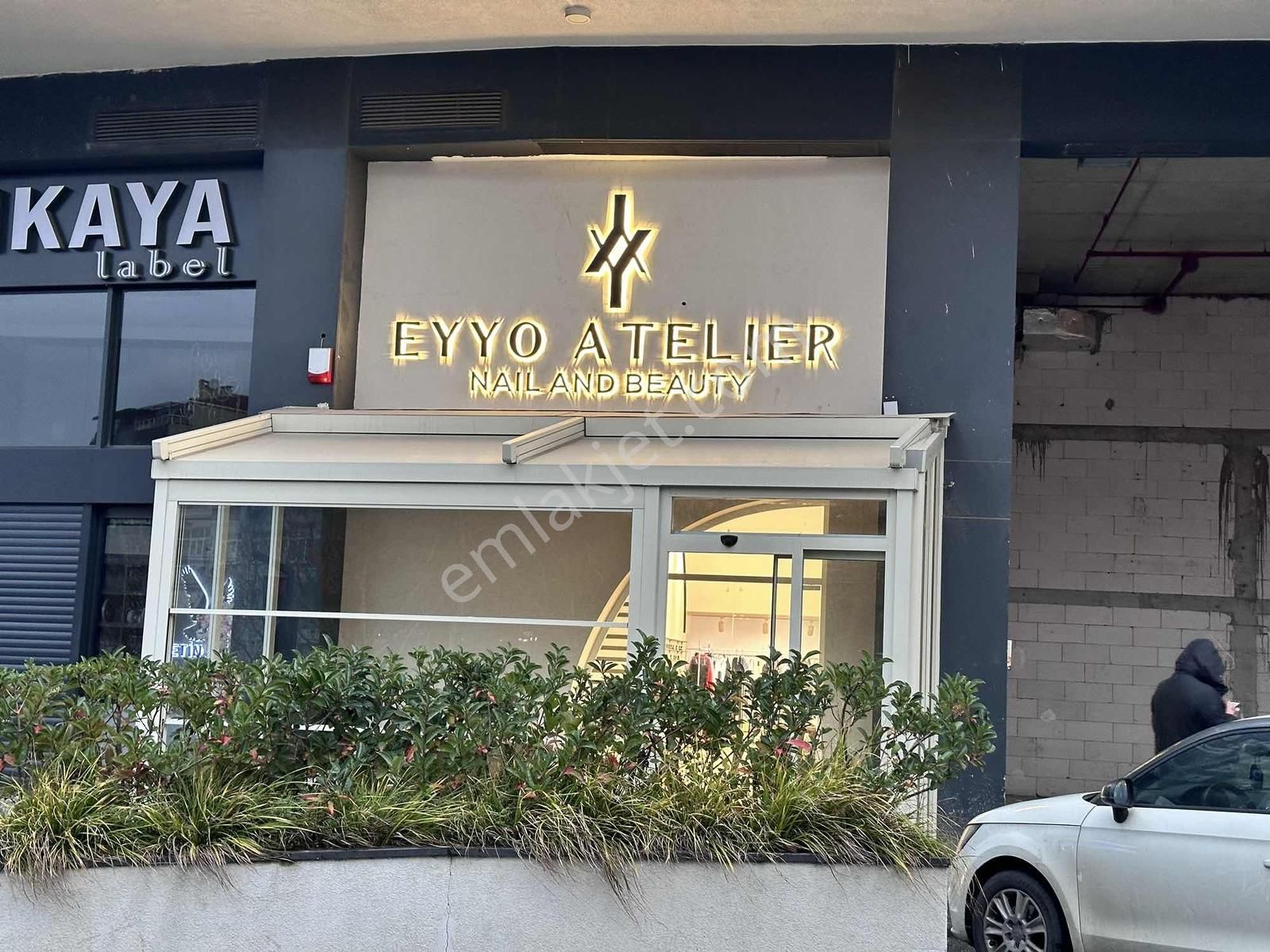 Sevcan Remax Nef Bahçelievler Boş İskanlı Dekorasyonlu Ticari