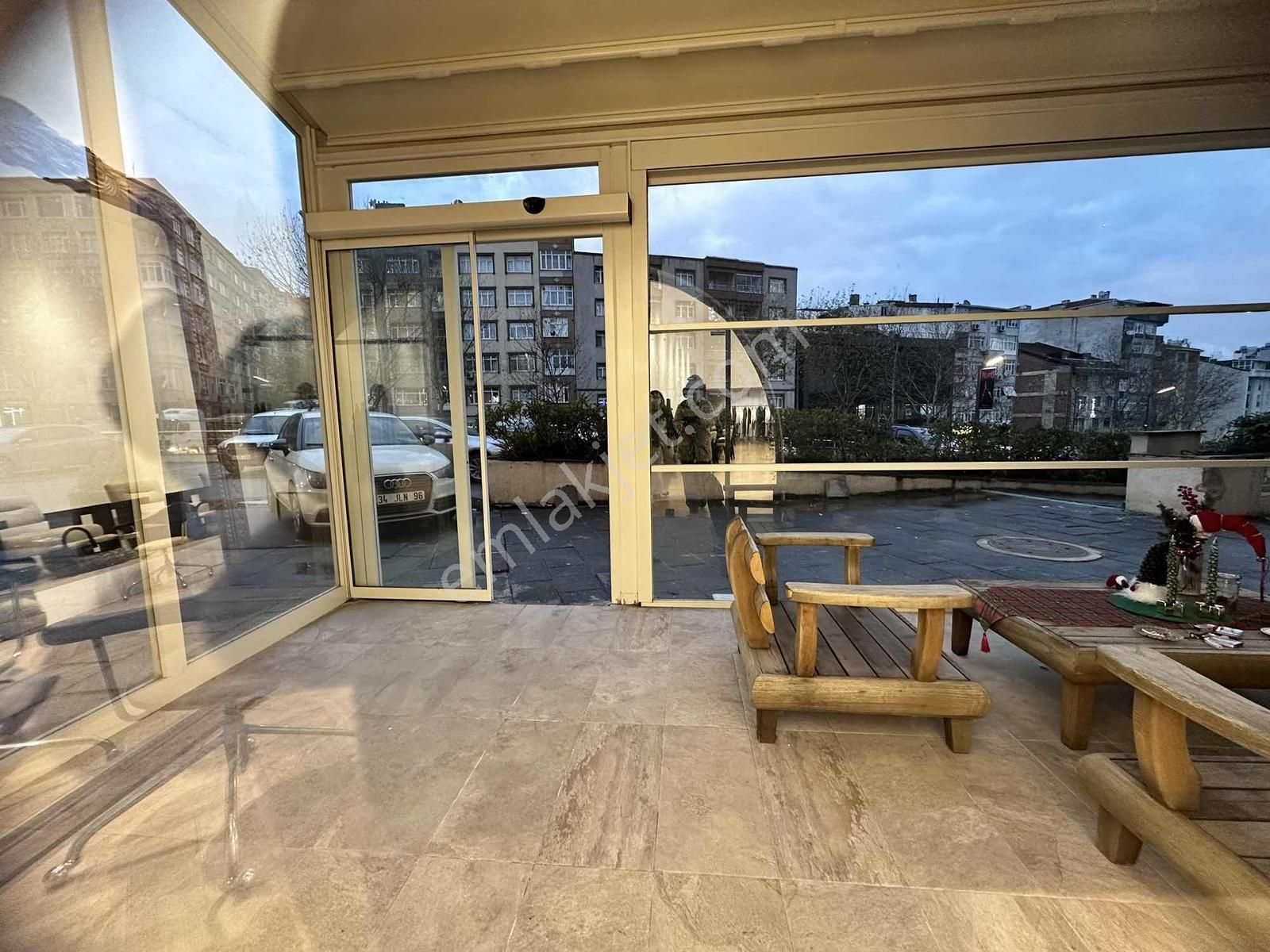 Sevcan Remax Nef Bahçelievler Boş İskanlı Dekorasyonlu Ticari - Görsel 12