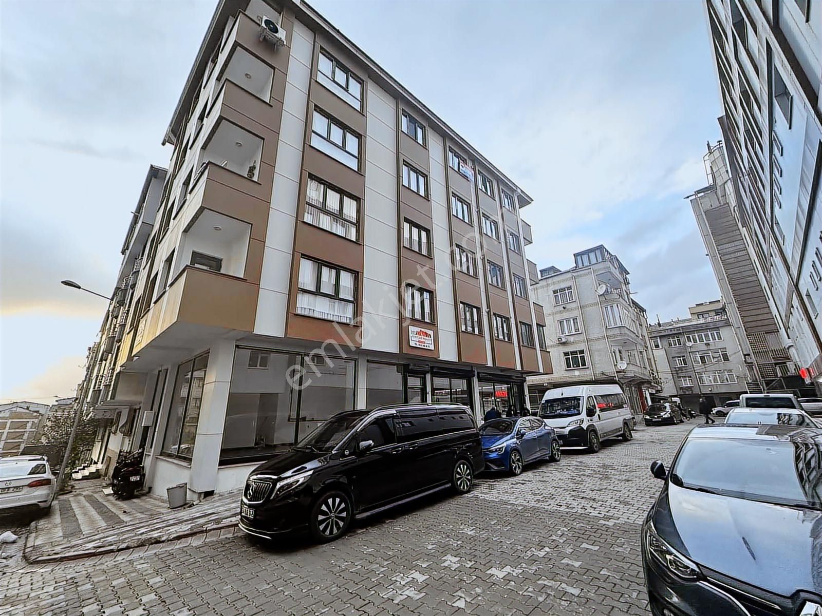 Sultançifliği Tramvay Durağı Arkası Boş Asansör&balkonlu Satılık - Görsel 2