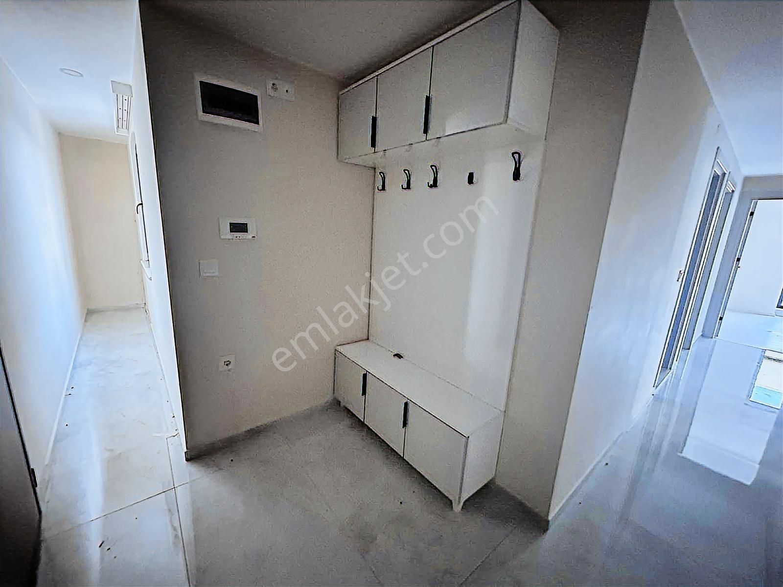 Sultançifliği Tramvay Durağı Arkası Boş Asansör&balkonlu Satılık - Görsel 3