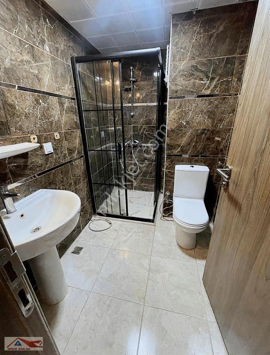 Toki'de Site İçinde 3+1 Geniş Kaçmaz Ferah Ara Katta Kiralık - Görsel 11