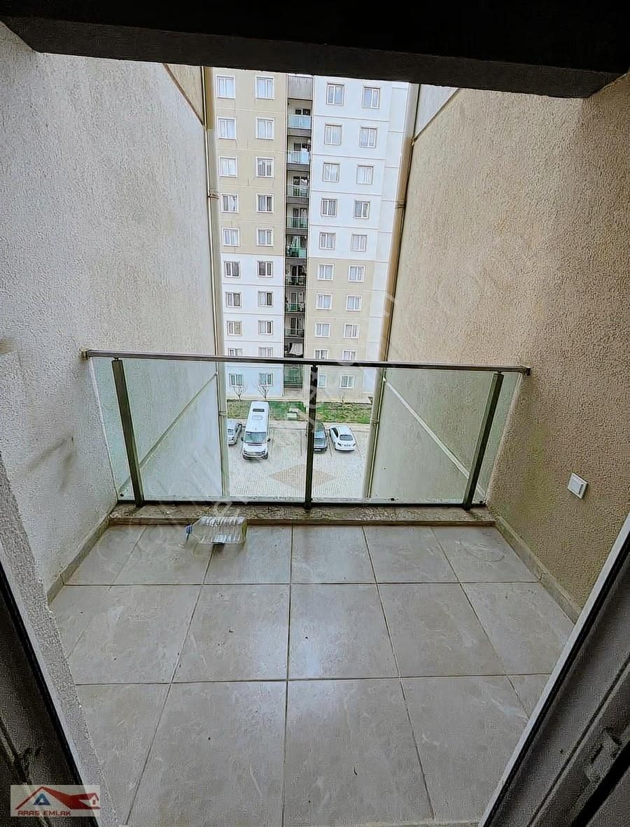 Toki'de Site İçinde 3+1 Geniş Kaçmaz Ferah Ara Katta Kiralık - Görsel 9