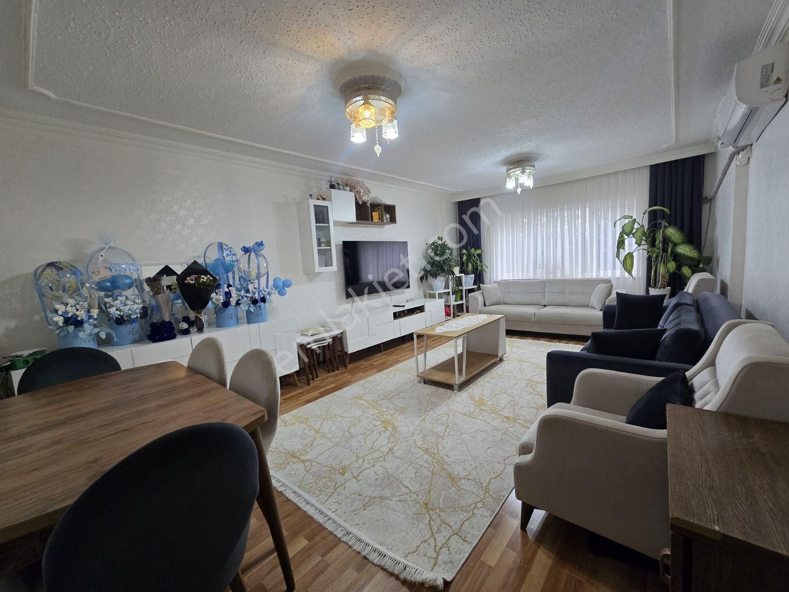 Acil Satılık ... Karataş Merkezde 3+1 Bakımlı Arakat Daire